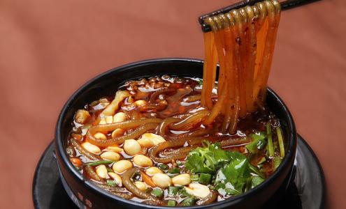 小吃店怎么打開(kāi)市場(chǎng)呢？四川小吃培訓(xùn)學(xué)校提議