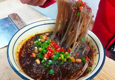成都特色小吃酸辣粉技術培訓，價廉物美創業無憂