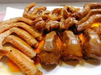 四川學(xué)正宗鹵菜鹵水技術(shù)做法哪里好？享受產(chǎn)品技術(shù)升級